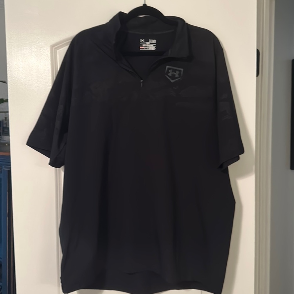 Under Armour short sleeve pullover. Size XL. Black.